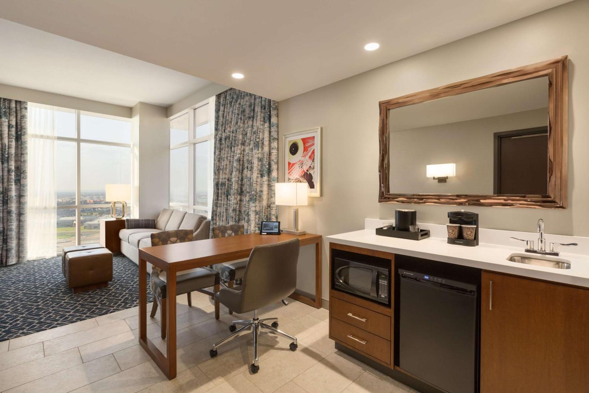 Embassy Suites By Hilton Denton Convention Center Extérieur photo