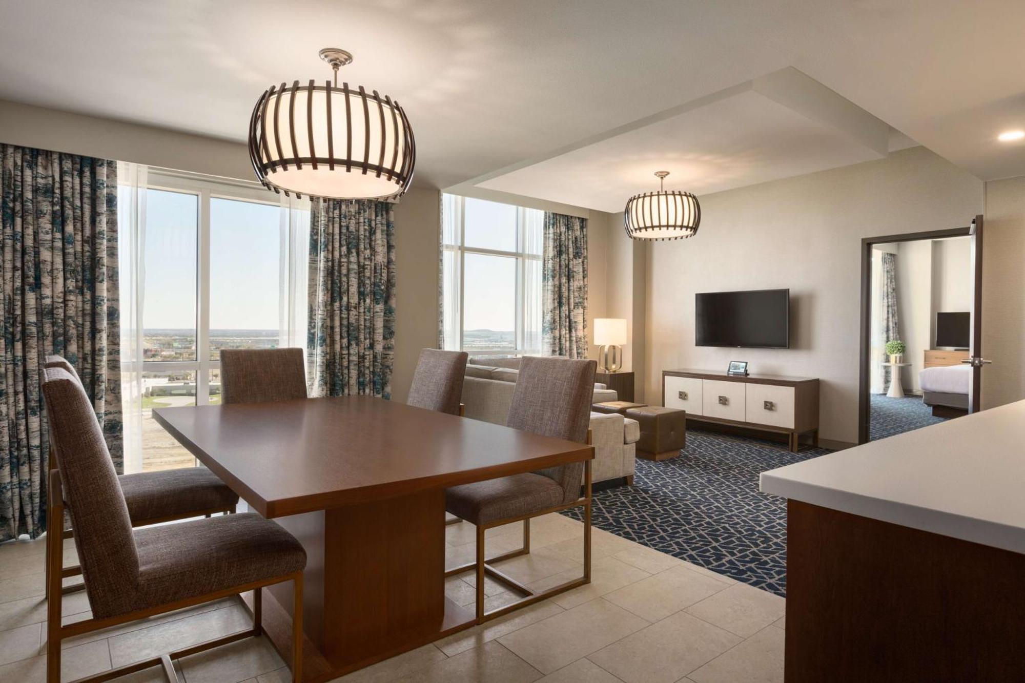 Embassy Suites By Hilton Denton Convention Center Extérieur photo
