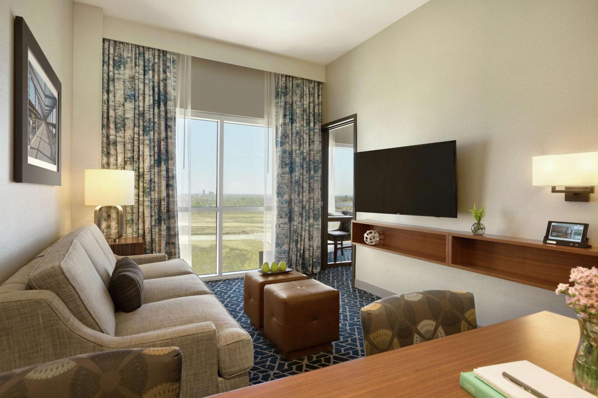 Embassy Suites By Hilton Denton Convention Center Extérieur photo