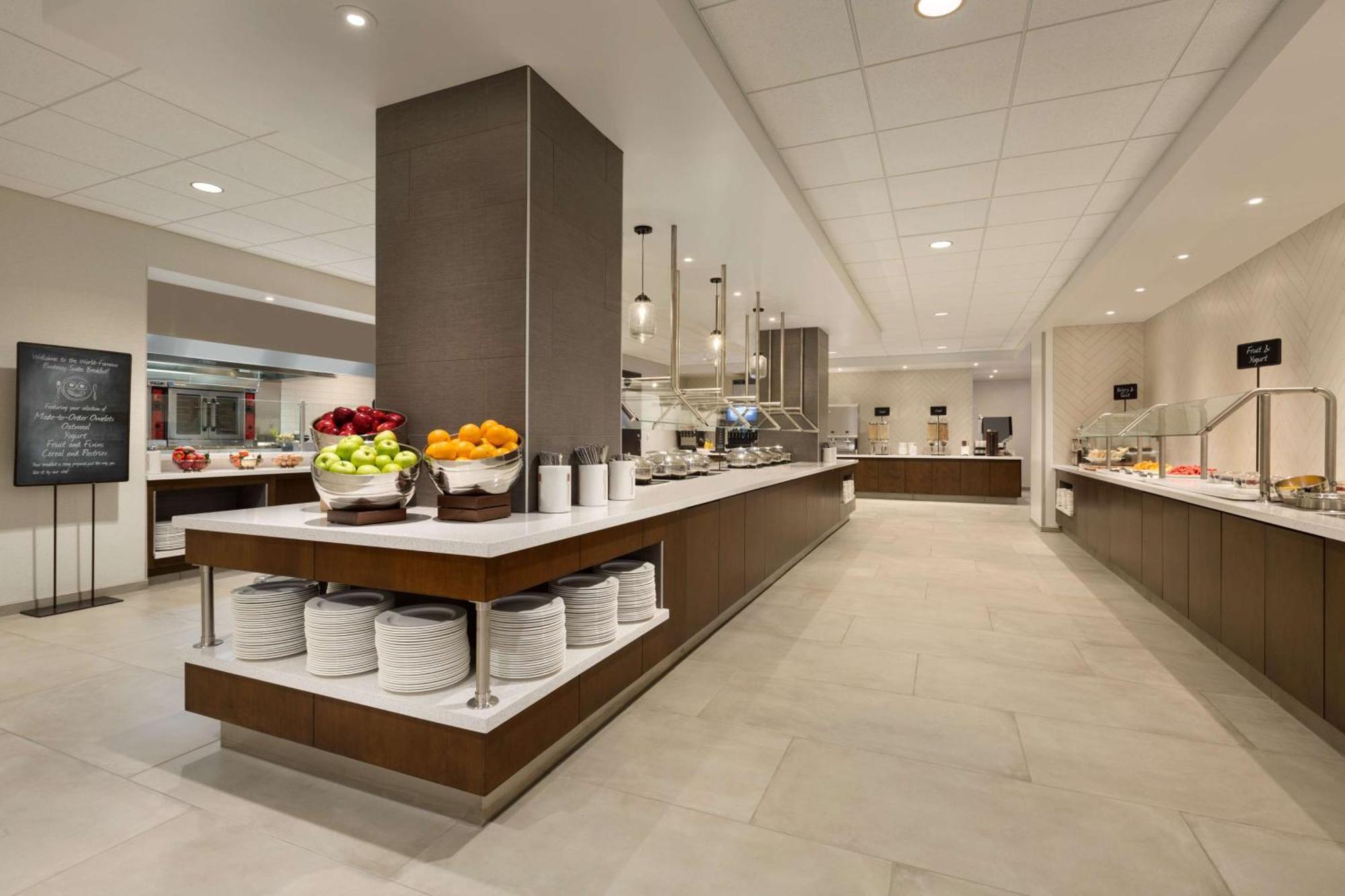 Embassy Suites By Hilton Denton Convention Center Extérieur photo
