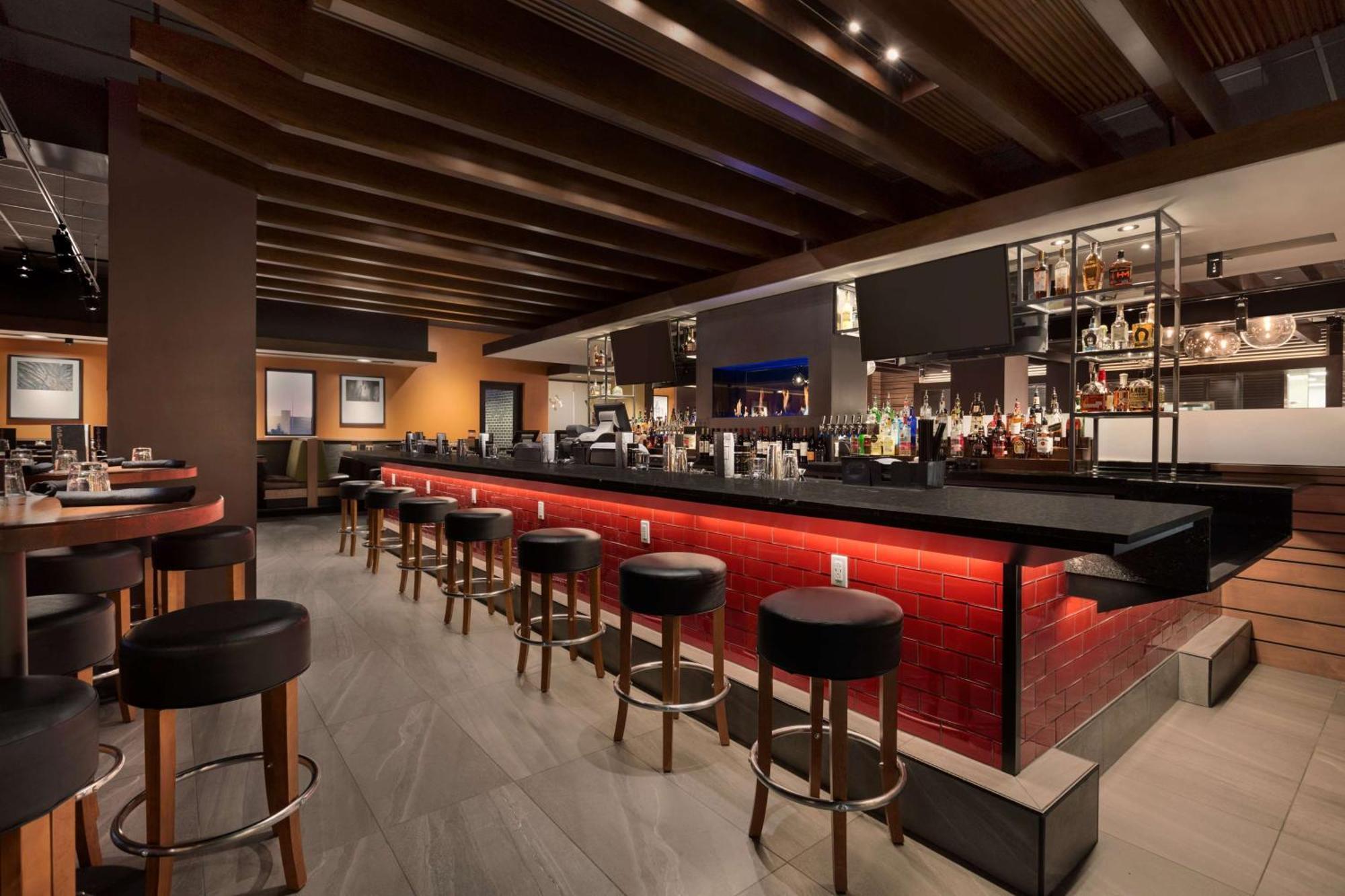 Embassy Suites By Hilton Denton Convention Center Extérieur photo