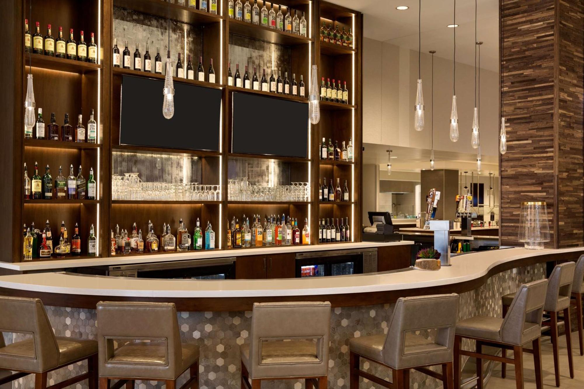 Embassy Suites By Hilton Denton Convention Center Extérieur photo