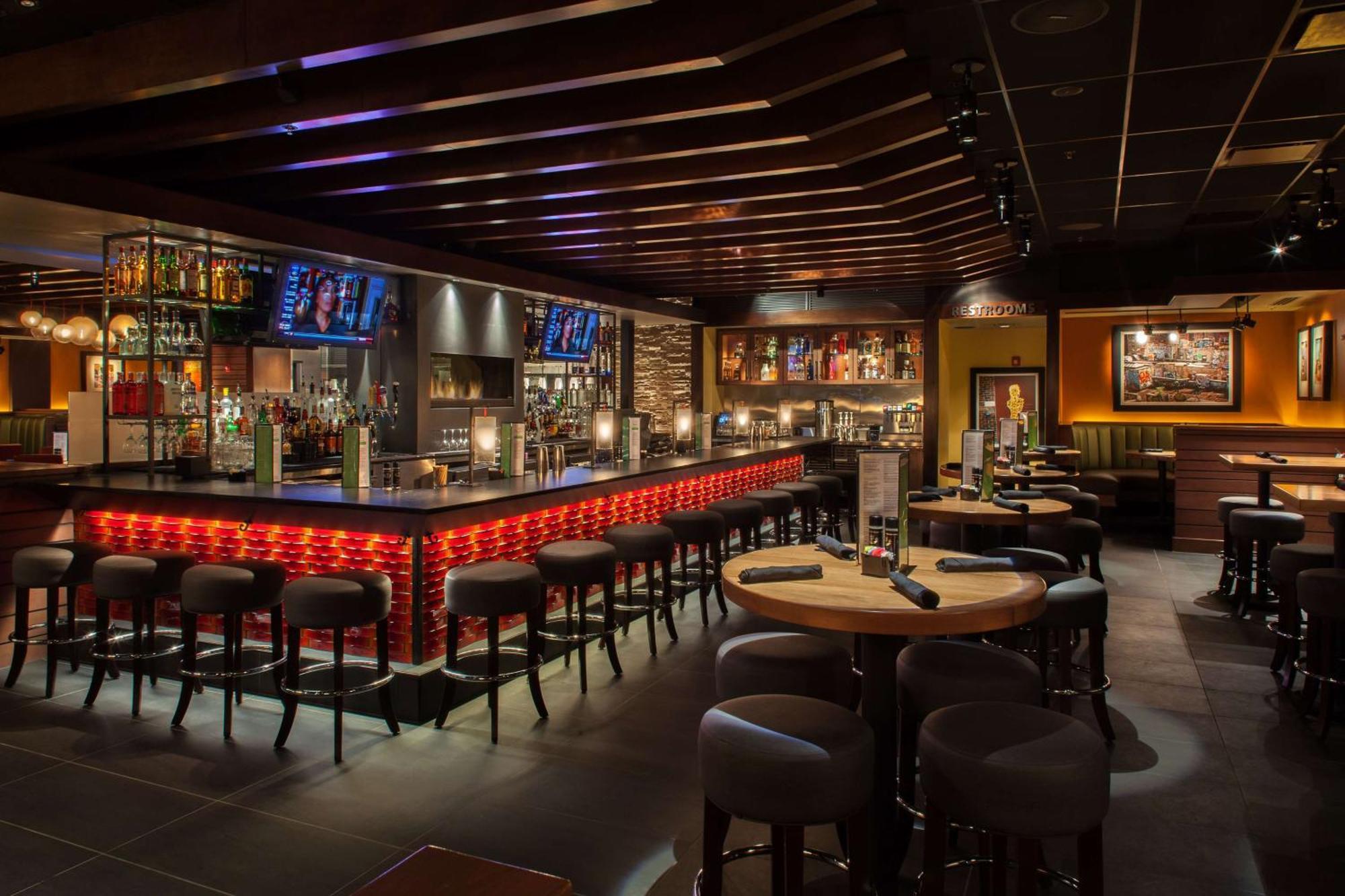 Embassy Suites By Hilton Denton Convention Center Extérieur photo